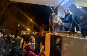Kepsut’ta Teravih Sonrası Salep İkramı